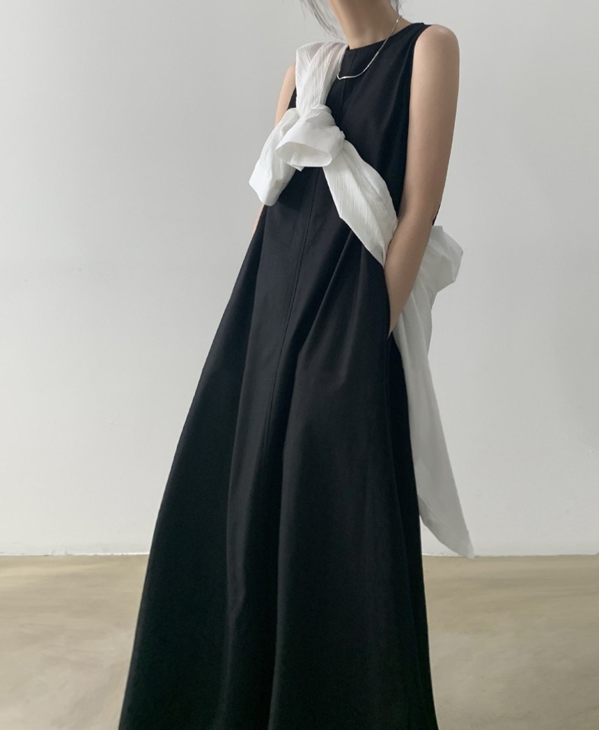 Round neck sleeveless solid color long cotton and linen dress