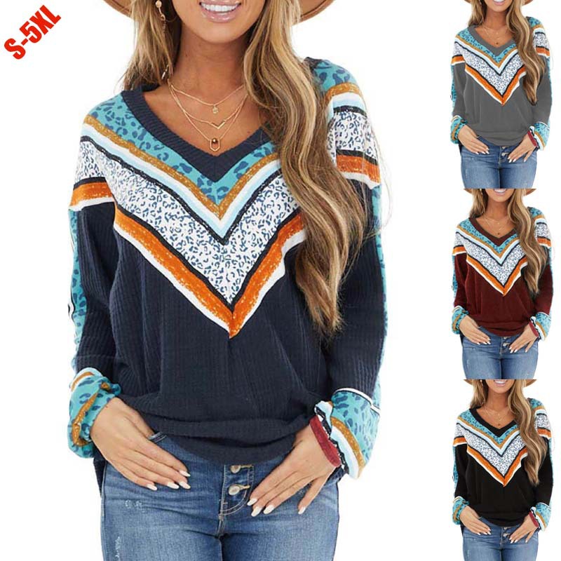 Printed V-neck pullover top