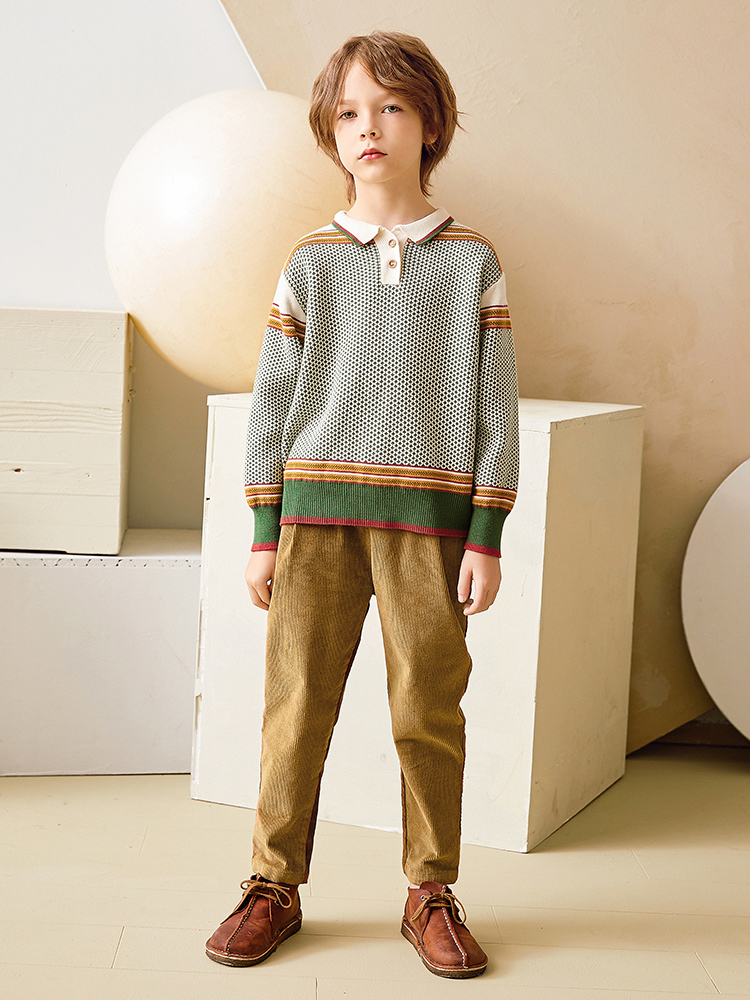 Children's autumn sweater with pullover