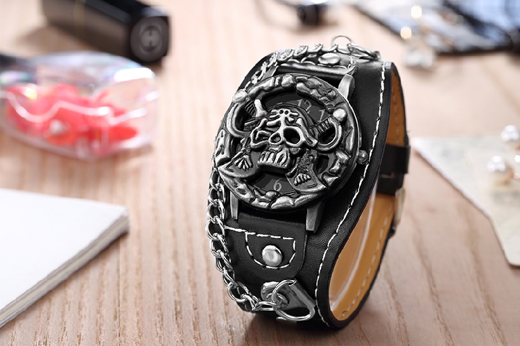 Clamshell watch