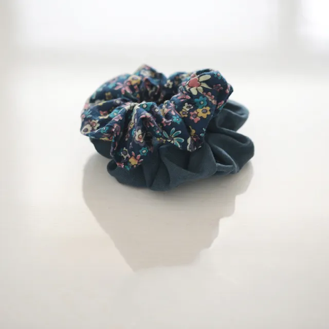 Synchronized small floral large intestine ring Blue - Shop at LoveMi
