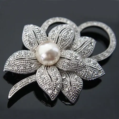 Fashion Crystal Pearl Bow Ladies Brooch Apparel