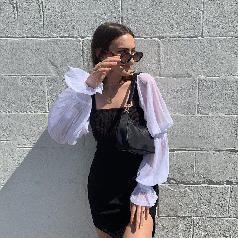 Slit dress with bag hip hem