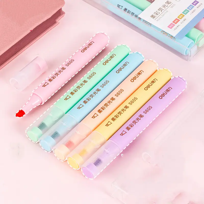 Soft color highlighter students use the highlight marker pen to make notes, children's drawing axe pen