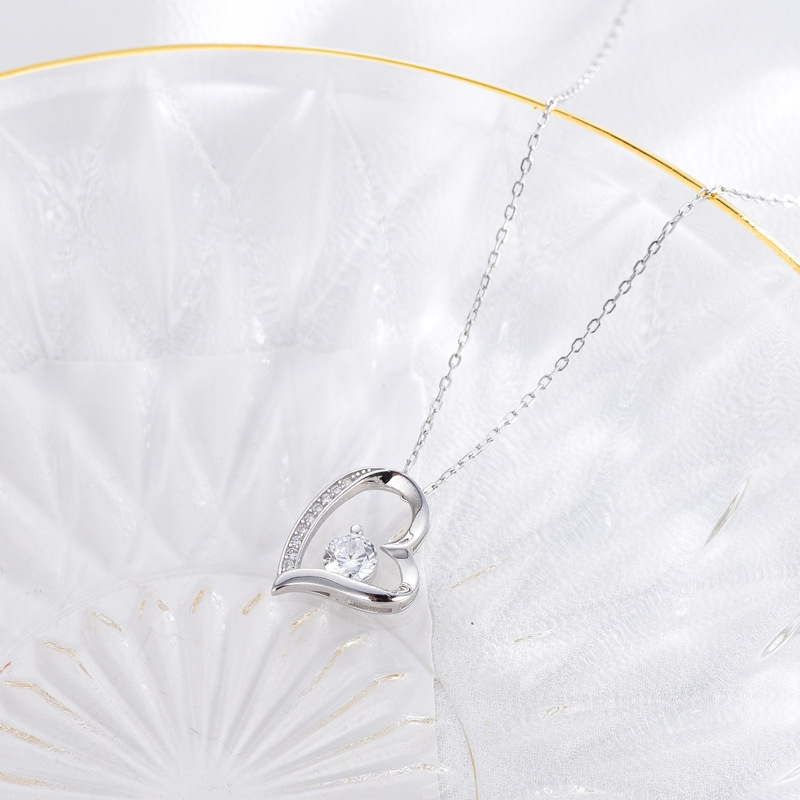 Heart pendant Korean short clavicle silver jewelry