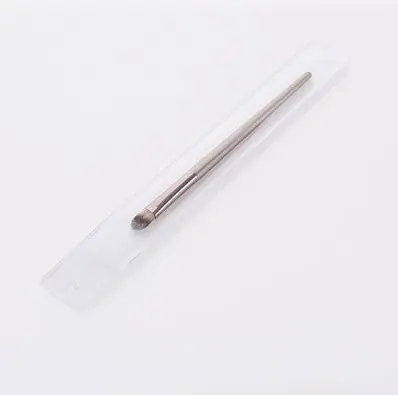 Eye shadow brush