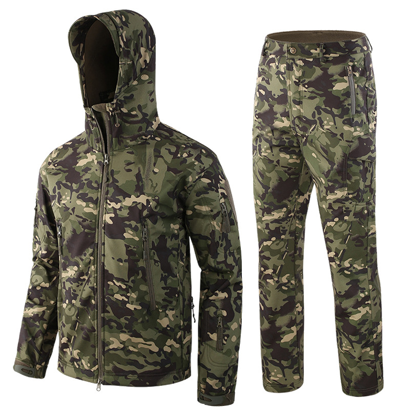 Camouflage padded jacket and pants suit