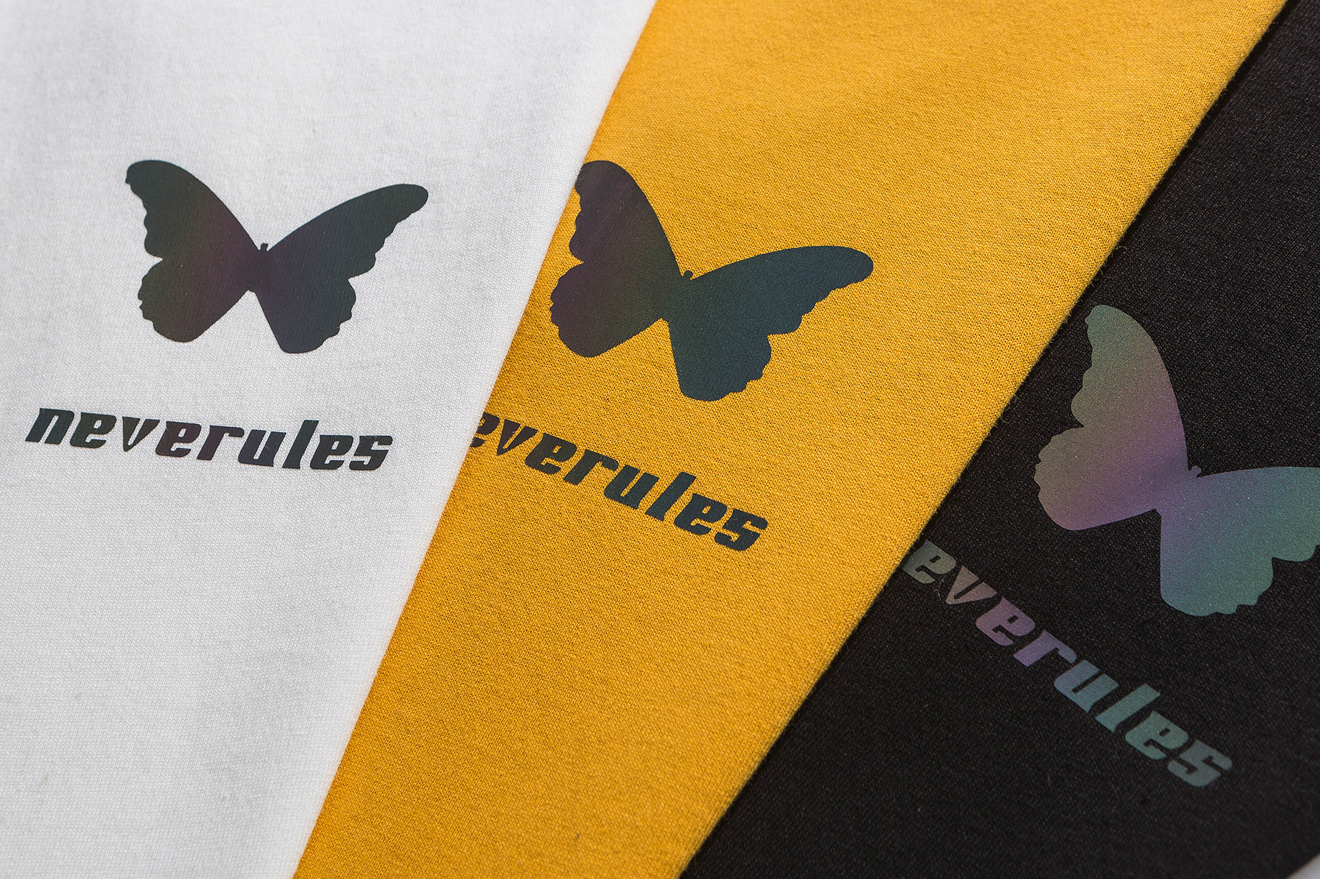 Reflective butterfly print short sleeve T-shirt