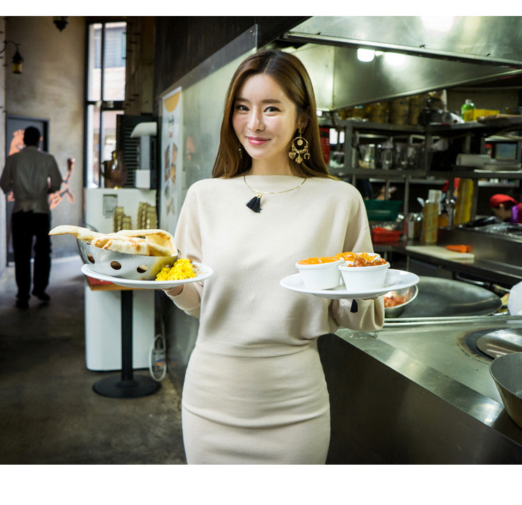 Slim-fit long-sleeved loose knit waist mid-length dress