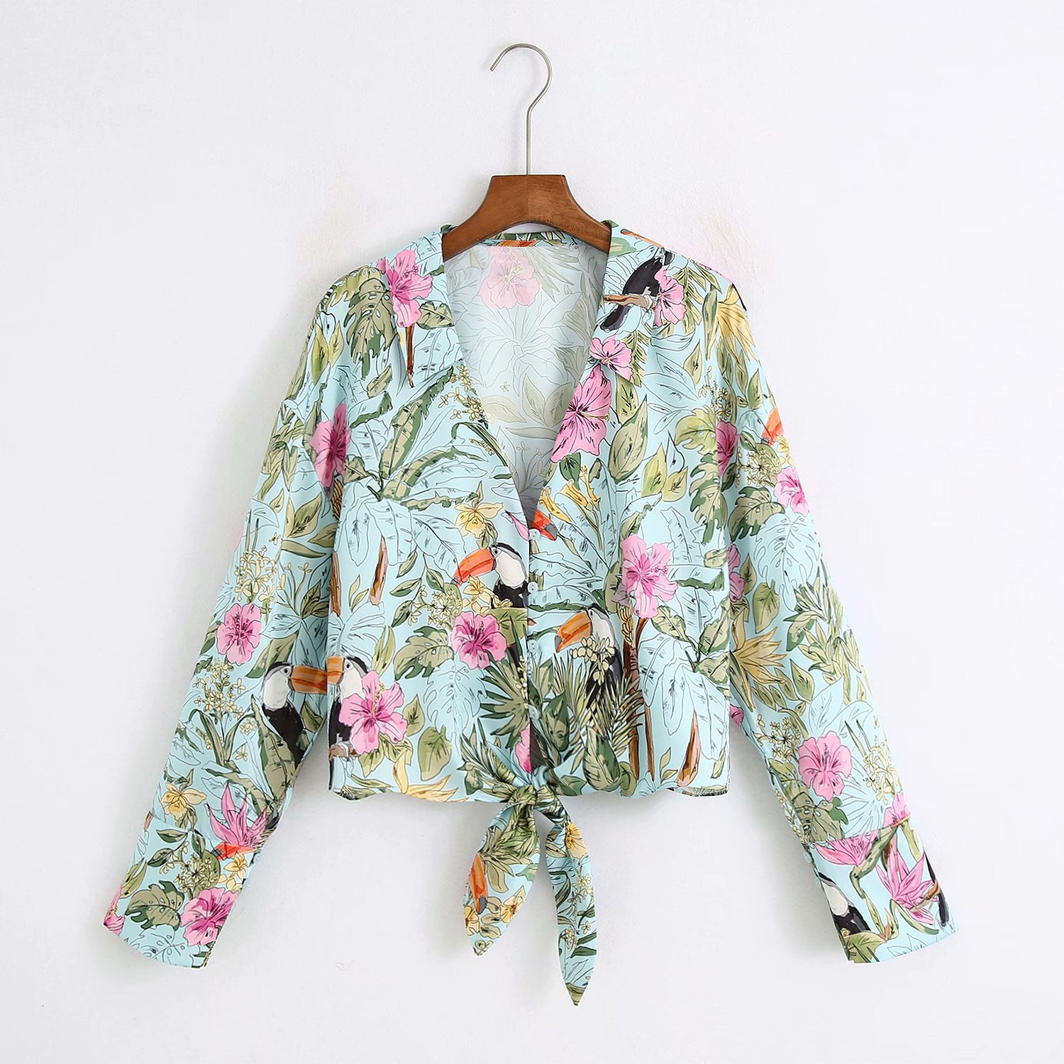 Flower print long sleeve shirt with V-tie