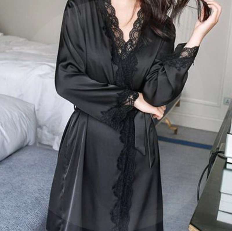 بيجاما نسائية بسيطة بألوان صافية وتصميم أوروبي وأمريكي مع روب مثير