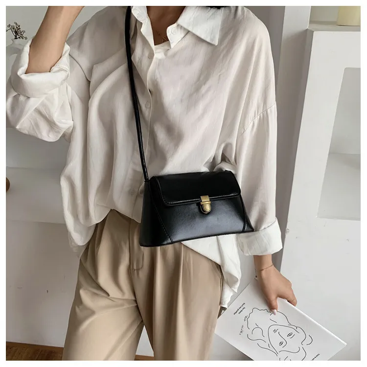 Women's design retro armpit one shoulder bag - Black