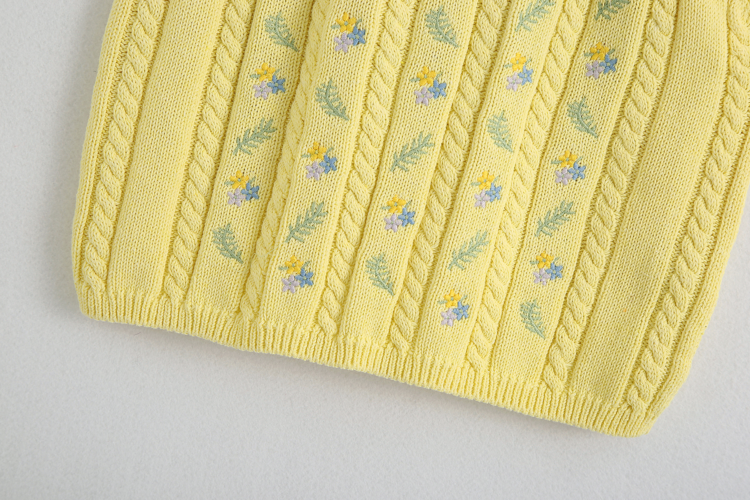 Flower embroidery knit top