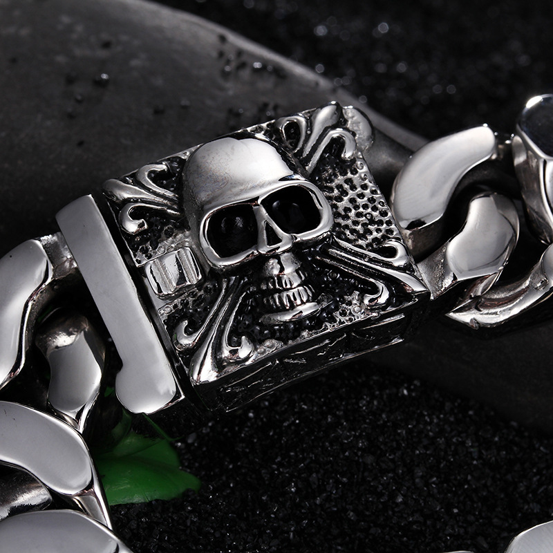 European and American men's stainless steel skull bracelet