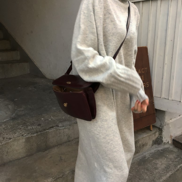 Long over the knee high neck sweater knitted skirt