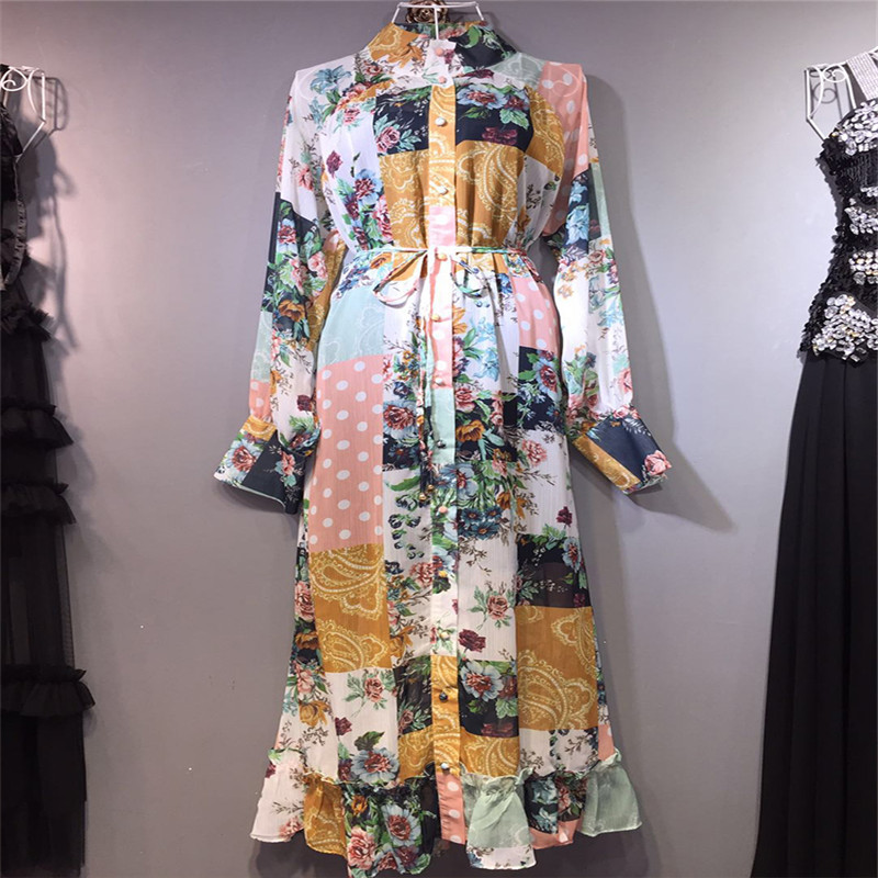 Fashionable vacation outing seaside punching dress