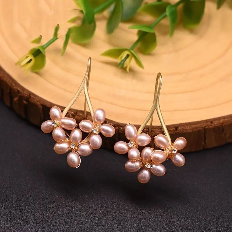 Natural freshwater pearl earrings
