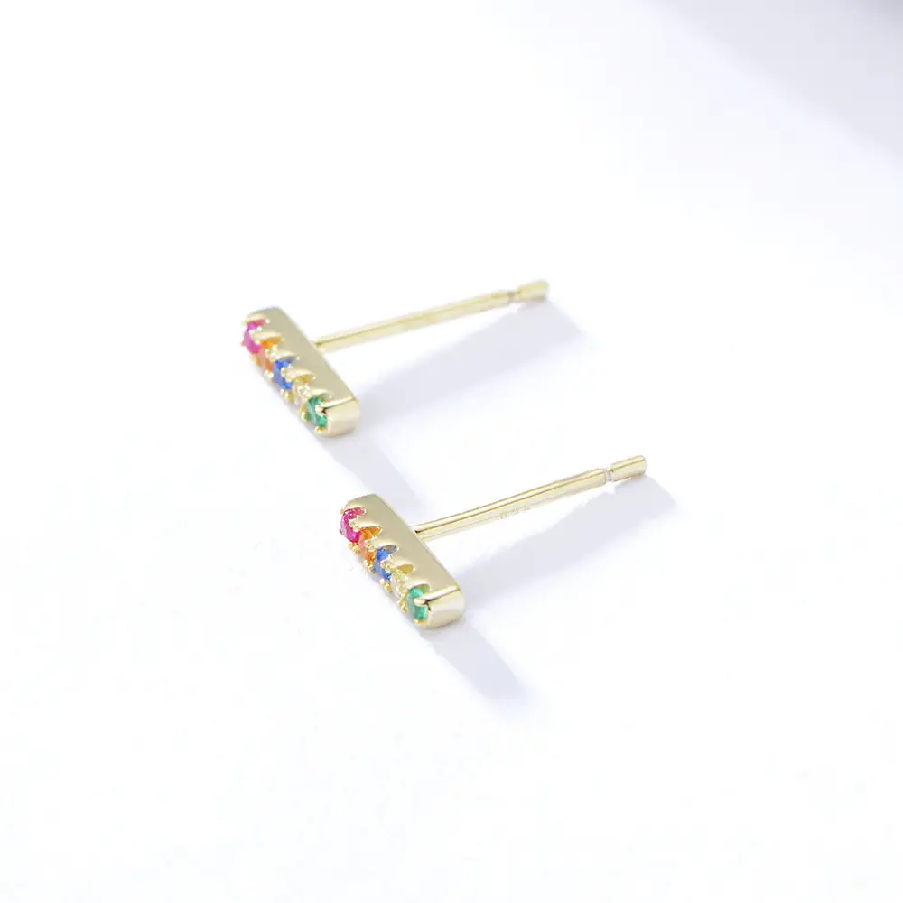 Zigzag stud earrings