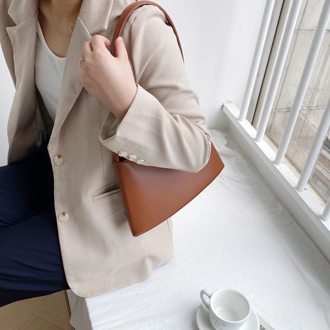 New retro niche underarm bag