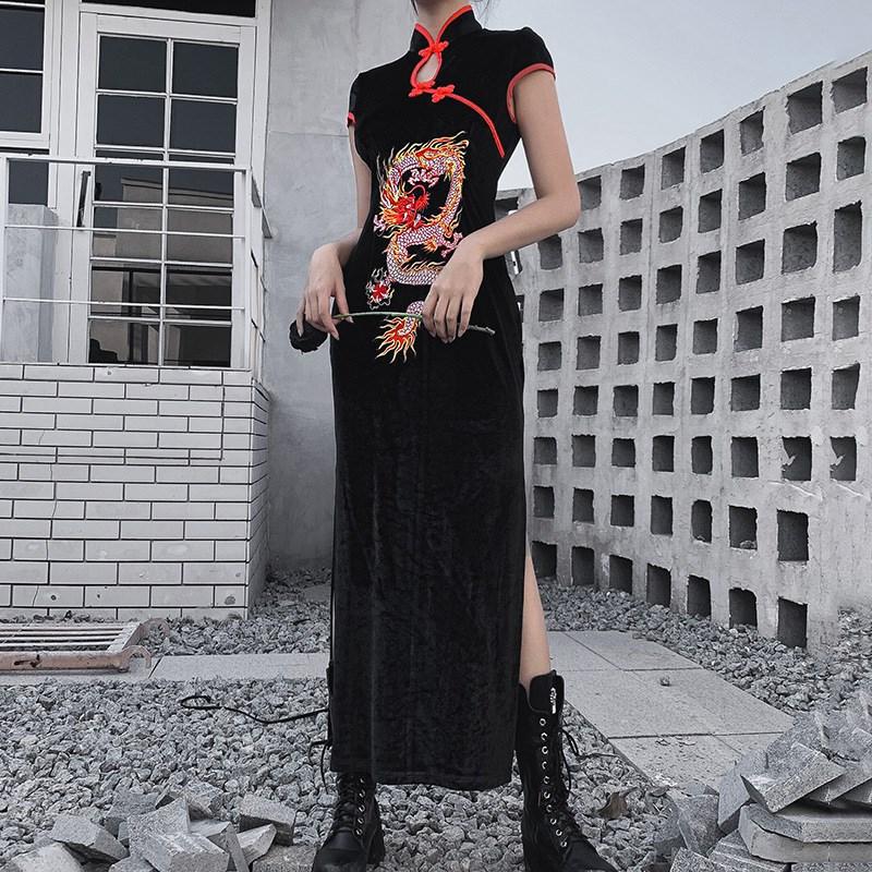 Little black dress with dragon print Split