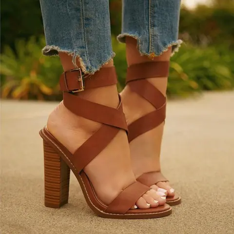 Plus-size Sandals for Women with Chunky Heels