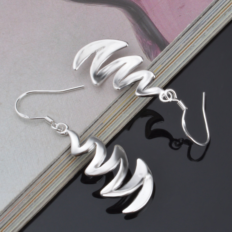 Korean fashion star crescent shaped silver earrings