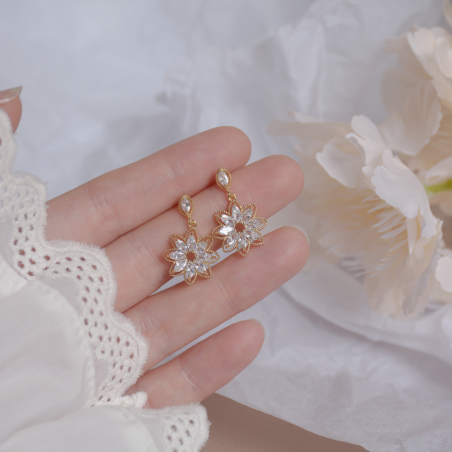 Zircon crystal flower earrings