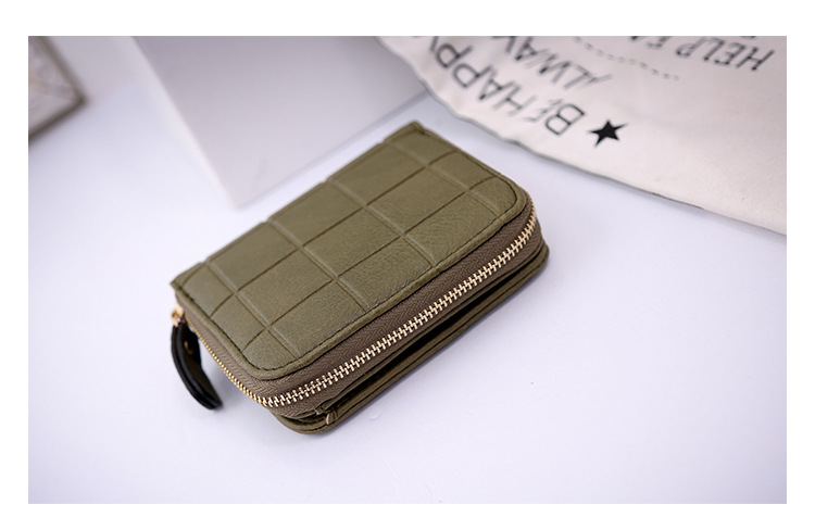 Lingge embossed coin purse