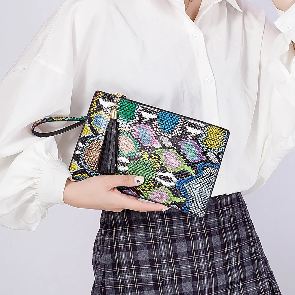 Pattern tassel clutch - Green