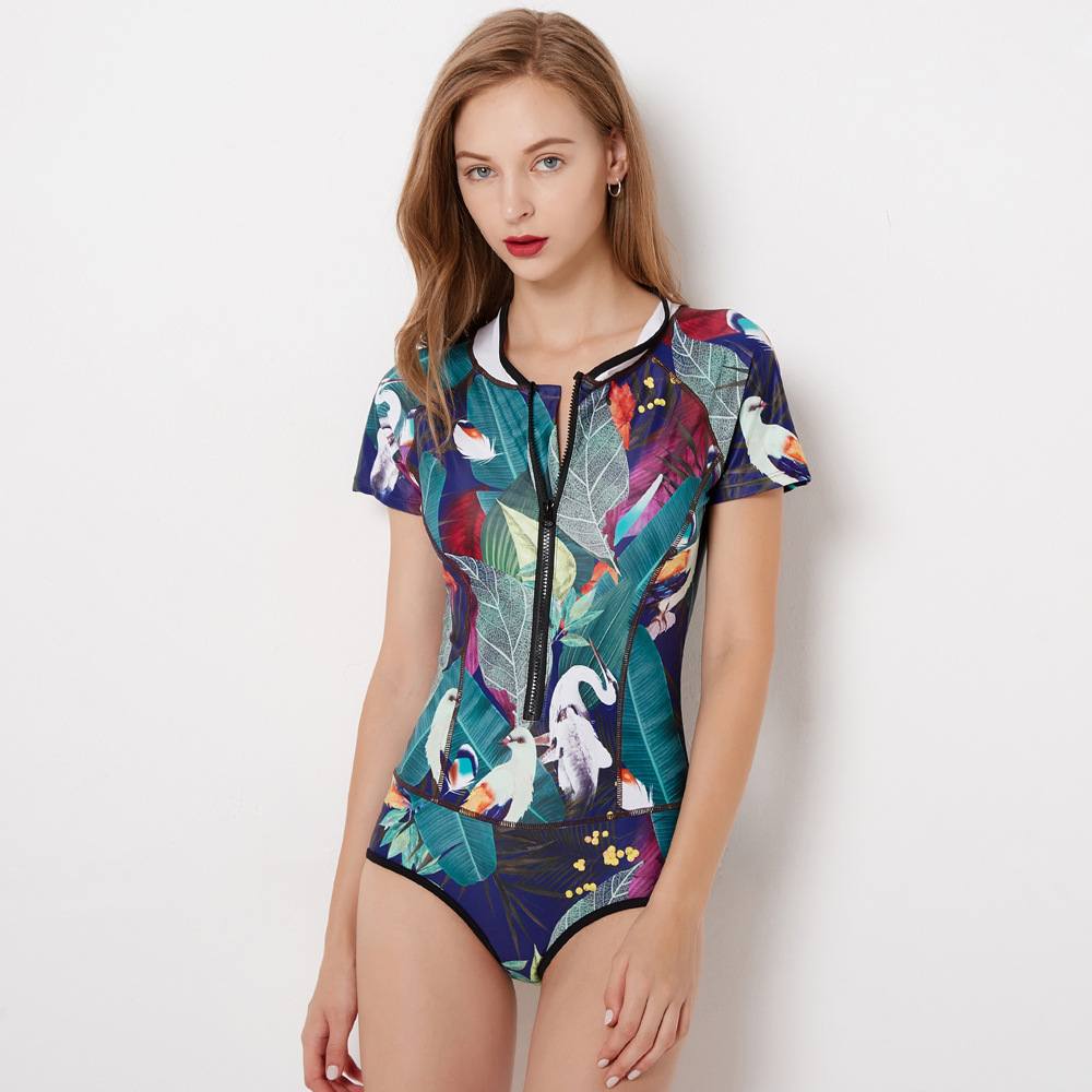 Short sleeve one piece surfsuit - Image 3