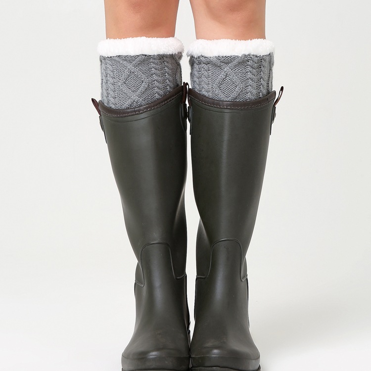 Knitted thick knee pads