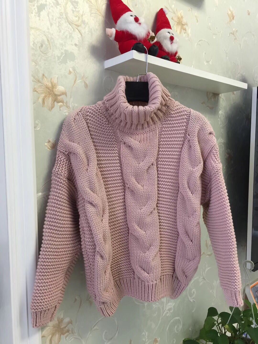 Solid color pullover