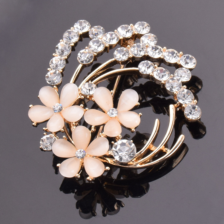 High-end flower corsage, opal vintage brooch, wedding corsage — foto 3