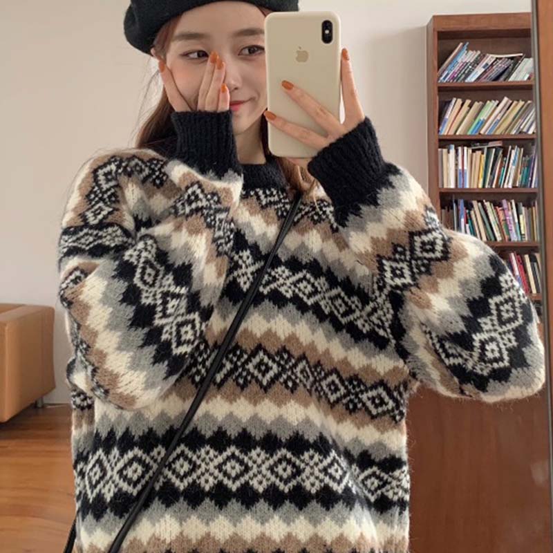 Women's Loose Jacquard Long Sleeve Sweater