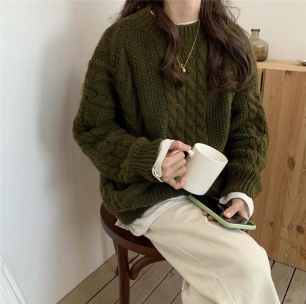 Women's Sweaters For Early Autumn And Winter Are Loose-fitting