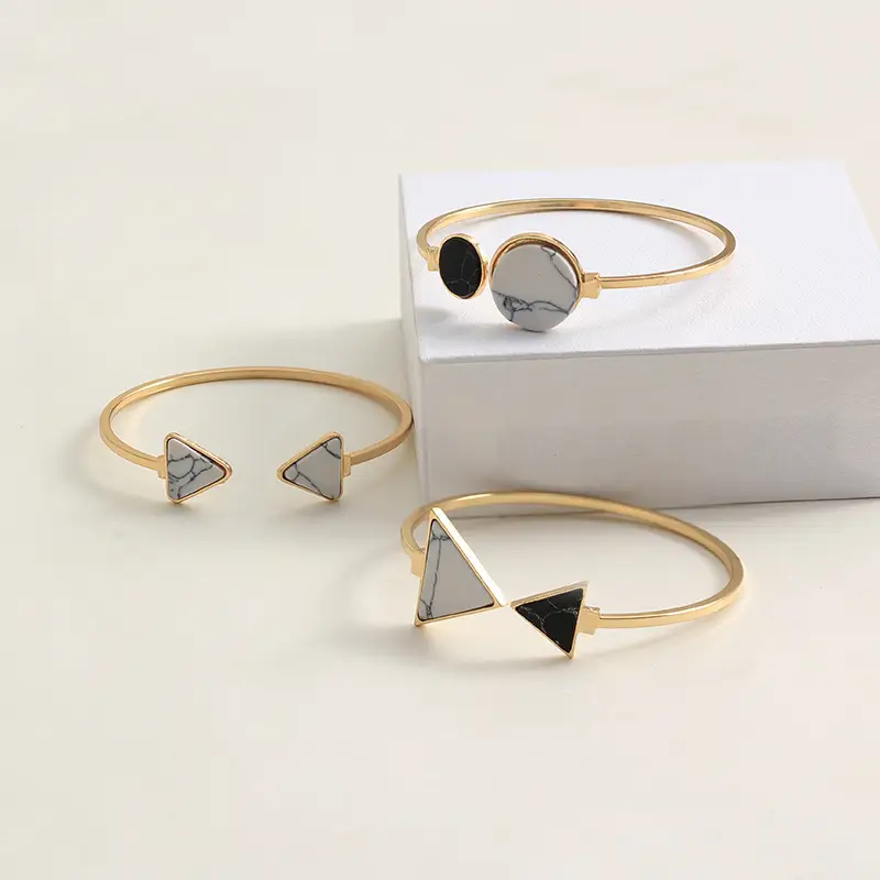 Triangle round turquoise bracelet