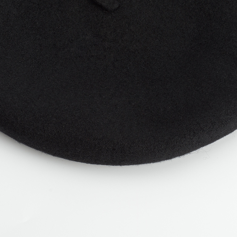 Large woolen pearl beret