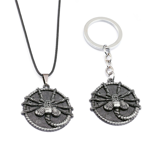 Film and Television Jewelry Alien Face Hug Face Worm Keychain Pendant