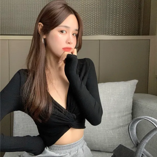 V neck long sleeved twisted slim sexy crop top Black - Shop at LoveMi