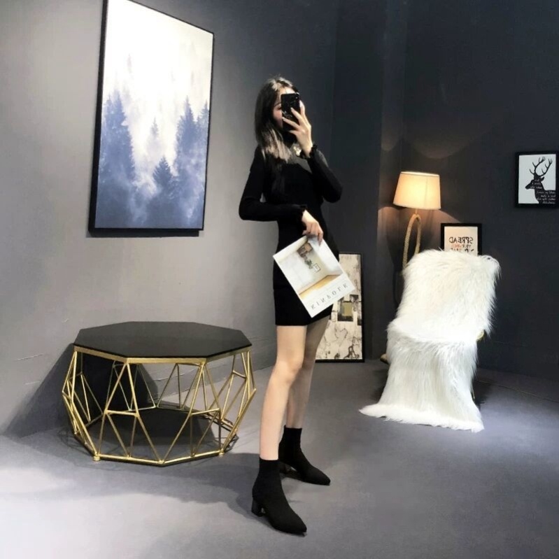 Mid-tube pointed toe stretch ankle boots