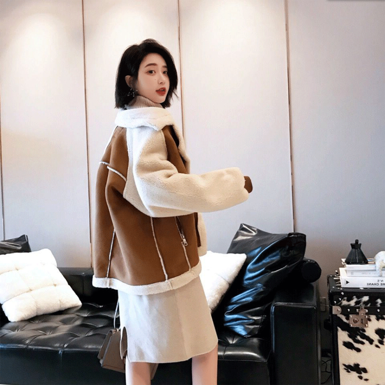 Loose and versatile small plus velvet padded top