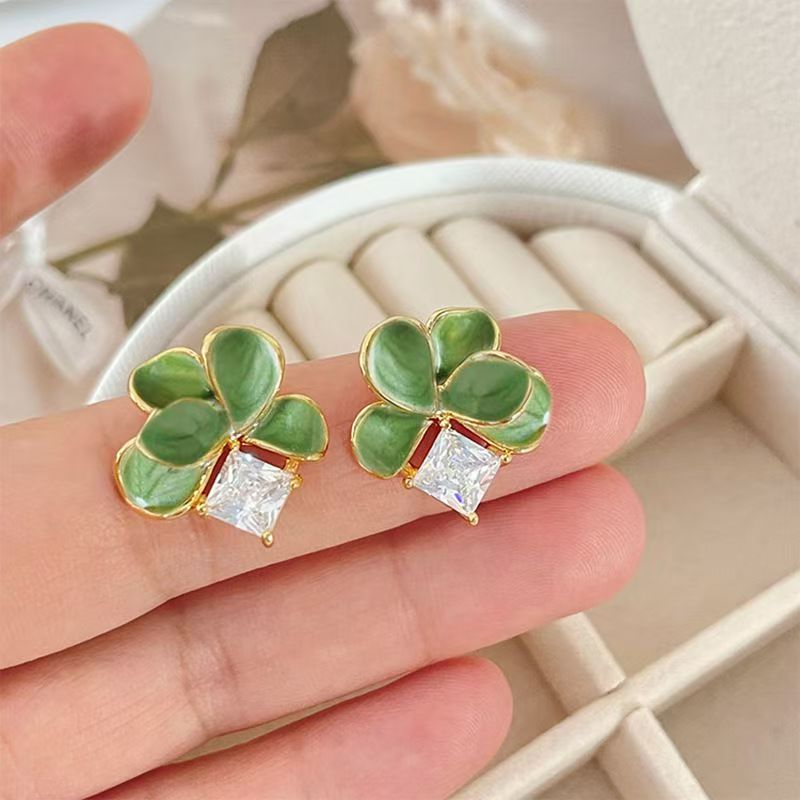 Vintage Green Camellia Stud Earrings, Elegant Fashion Versatile Petal Earrings, Light Luxury High-End Women Ear Jewelry