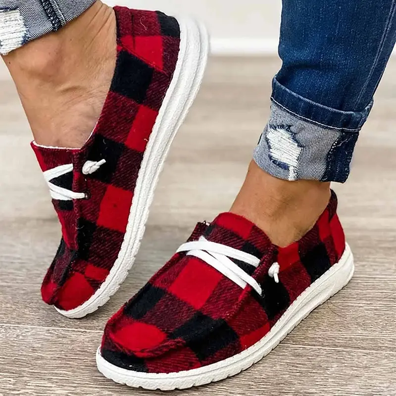 Breathable casual shoes