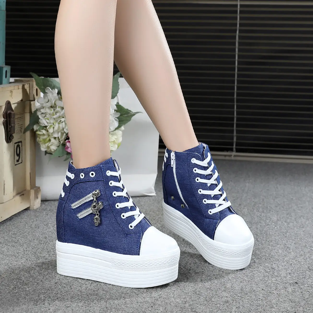 Inner raised side zipper women's shoes