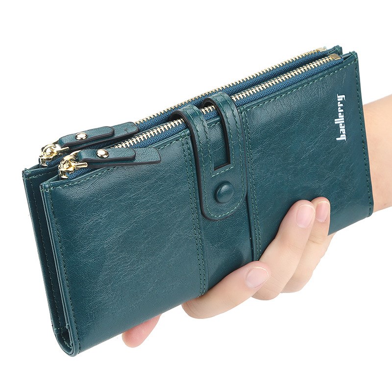 Buckle zipper clutch
