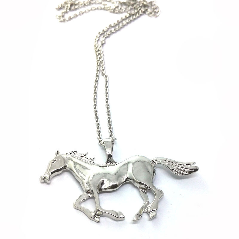 Alloy pony necklace