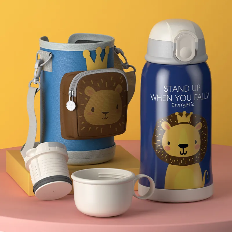 Baby water cup goes out to carry water cup - Blue Lion