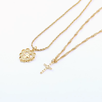 Heart-shaped sequin necklace