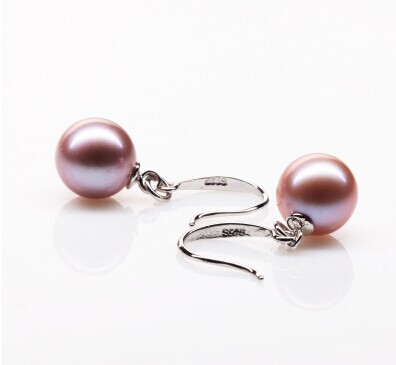 Natural freshwater pearl earrings