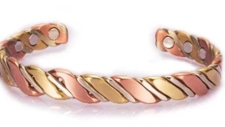 Adjustable magnetic therapy bracelet